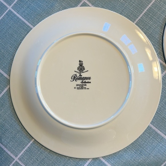Royal Doulton The Romance Collection Jennifer One Place Setting. - Picture 4 of 10